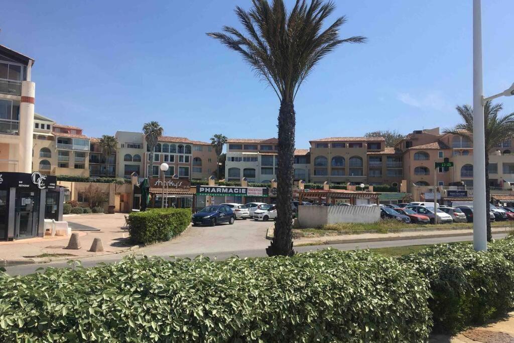 Appartement T2 Avec Piscine A 100 M De La Plage سيكس-فور-لو-بلاج المظهر الخارجي الصورة