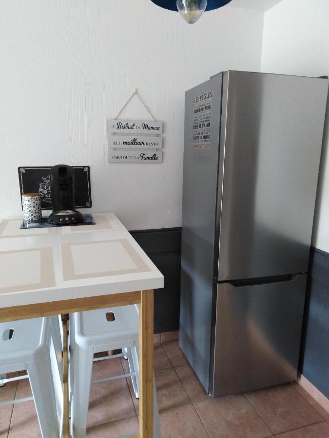 Appartement T2 Avec Piscine A 100 M De La Plage سيكس-فور-لو-بلاج المظهر الخارجي الصورة