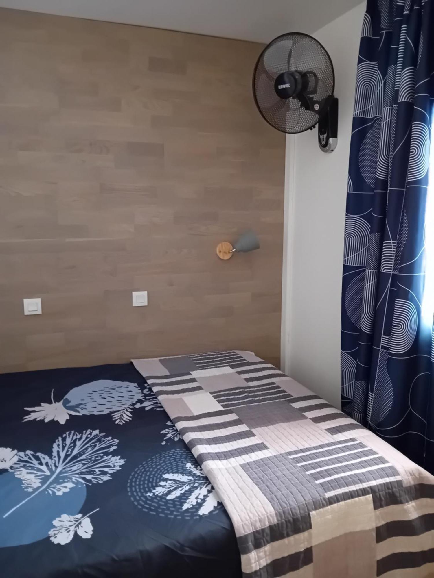 Appartement T2 Avec Piscine A 100 M De La Plage سيكس-فور-لو-بلاج المظهر الخارجي الصورة