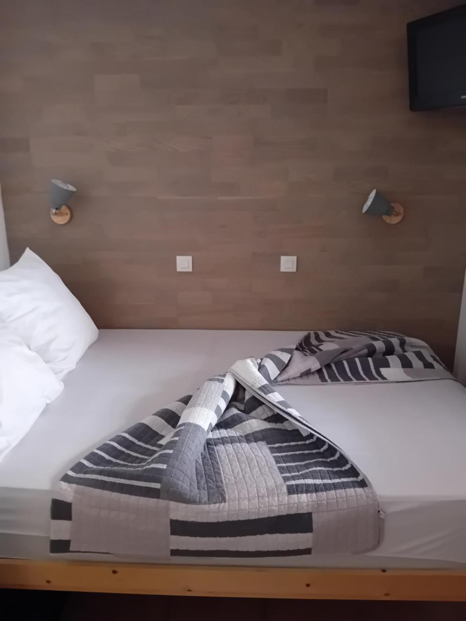 Appartement T2 Avec Piscine A 100 M De La Plage سيكس-فور-لو-بلاج المظهر الخارجي الصورة