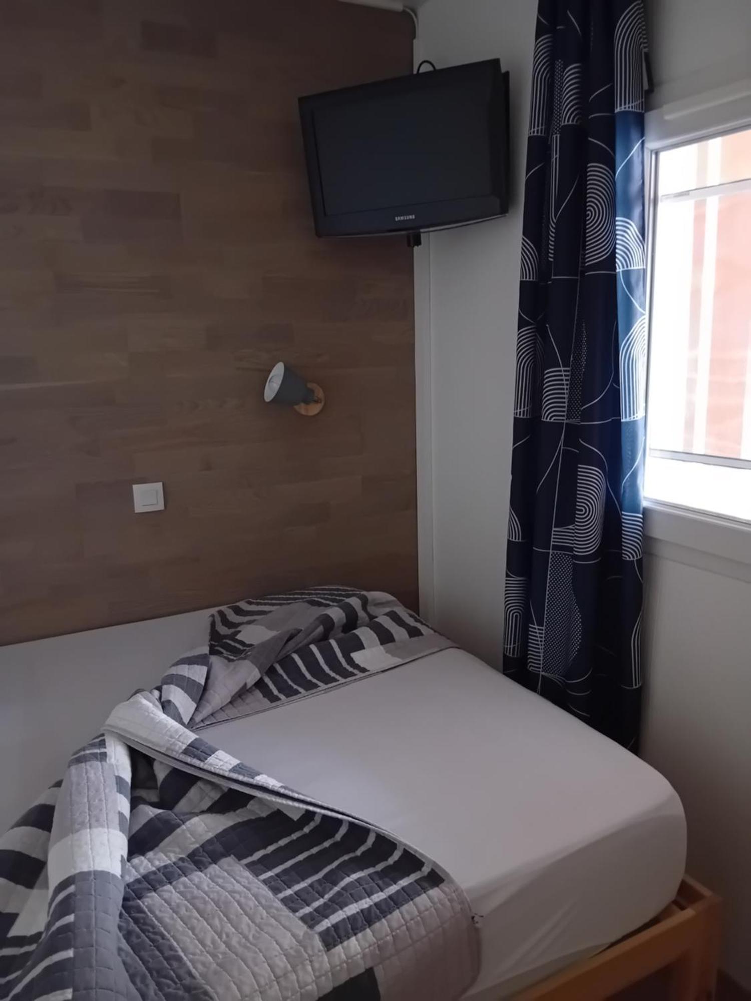 Appartement T2 Avec Piscine A 100 M De La Plage سيكس-فور-لو-بلاج المظهر الخارجي الصورة